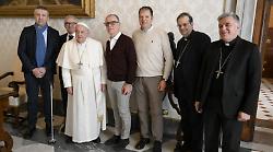 Papa Francesco e l'incontro con i lavoratori Beko nel dicembre scorso