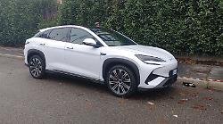 Byd Sealion 7, ecco il Blade Runner elettrico