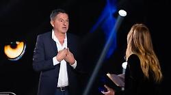 Mammucari a Belve, l'intervista interrotta e il vaffa dietro le quinte: va tutto in onda perché ha firmato la liberatoria. Il video