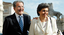 Romano Prodi, la morte drammatica della moglie Flavia Franzoni: uccisa da un malore durante un cammino francescano in Umbria