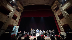 Città di Castello, sold out al Teatro degli Illuminati con la Tiferno Blues Project: il concerto natalizio di beneficenza organizzato da Ammi in ricordo di Sofia Addoni
