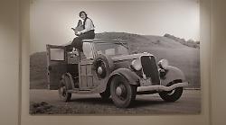 Dalle migrazioni alla crisi climatica lo sguardo d'autore di Dorothea Lange a Palazzo della Penna