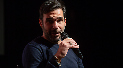 Edoardo Leo, ospite stasera in tv su Rai 1 con Alberto Angela: chi è la moglie Laura Marafioti, ex ballerina e cantautrice