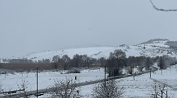 E' un bianco Natale, Umbria sotto la neve. Tutte le località imbiancate: da Colfiorito a Gualdo fino a Gubbio: foto e video