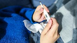 Influenza di Capodanno, a letto in oltre 7.700: bambini i più colpiti. Attesa impennata dei casi nei prossimi giorni