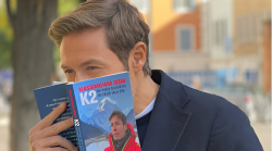 Massimiliano Ossini chi è il protagonista e narratore del documentario Sulle orme del K2 in onda stasera in tv su Rai 3, giovedì 2 gennaio