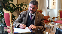 Crisi energetica, ecco il testo della nuova legge sulle rinnovabili: "Piccoli e medi impianti diffusi sul territorio"
