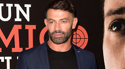 Gianni Sperti ospite di Silvia Toffanin a Verissimo: la carriera da ballerino, il matrimonio con Paola Barale e l’amicizia con Tina Cipollari