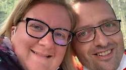 Coniugi morti in incidente, la famiglia chiede di fermare le donazioni per il figlio rimasto orfano