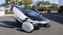 Aptera al CES 2025 con un mezzo ad energia solare: 40 miglia con il sole e 400 con una ricarica