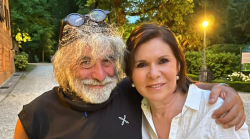 Mauro Corona ospite da Bianca Berlinguer a E' sempre carta bianca, stasera in tv su Rete 4: "Lei stimola la provocazione"