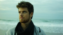 Miguel Bernardeau, chi è il protagonista di Zorro - amore e vendetta: dal successo mondiale con Élite, al flirt con Ester Exposito