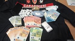 Terni, blitz antidroga dei carabinieri. Arrestato giovane nordafricano trovato con cocaina, hashish e soldi