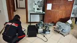 Cinque colpi in bar e ristoranti:  denunciati due ragazzi che avevano preso di mira il Trasimeno