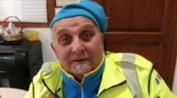 Lo chiamano il Bruciato, &egrave; un super volontario. "Dopo quell'incidente la mia vita dedicata ad aiutare gli altri"