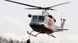 Incidente a Monte Cucco, deltaplanista perde il controllo e rimane appeso tra gli alberi