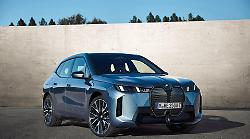Nuova Bmw iX, piacere di guida a 0 emissioni. Tre le versioni disponibili