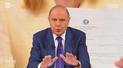 Bufera su Bruno Vespa, toni accesi a fine puntata di Cinque minuti: ecco cosa è successo. Usigrai: "Arringa che non fa bene all'informazione"