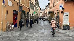Commercio in centro a Foligno, per il rilancio sosta gratuita e aperture domenicali 