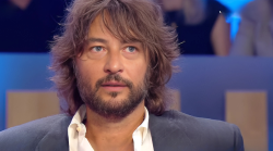 Simone Annicchiarico, ospite dalla Balivo, mercoledì 5 febbraio. Ecco chi è il figlio Walter Chiari: dalla carriera ai flirt con Belén e Marcuzzi