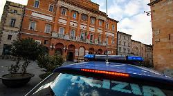 Foligno, picchia la moglie mentre è in prova ai servizi sociali: 42enne finisce in carcere