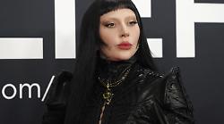 Lady Gaga torna alle sue origini con il nuovo singolo Abracadabra: tutti i segreti del nuovo brano