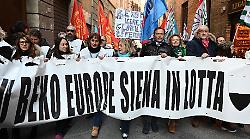 Beko, botta e risposta infuocato tra Governo e Regione Toscana
