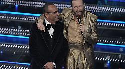 Jovanotti al Festival di Sanremo 2025 presenta Gianmarco Tamberi così: "Ora voglio alzare un po' l'asticella, come ha fatto Amadeus con te"