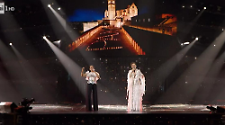 Assisi simbolo di pace al Festival di Sanremo. La Basilica di San Francesco protagonista durante Imagine di Noa e Mira Awad