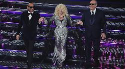 Pioggia di critiche contro la conduzione super veloce di Carlo Conti al Festival di Sanremo 2025: "Amadeus dove sei?". Gerry Scotti il preferito