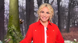 E' sempre mezzogiorno oggi in tv venerdì 14 febbraio su Rai 1 con Antonella Clerici: ecco la puntata dedicata a San Valentino e al Festival di Sanremo