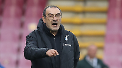 Malore per Maurizio Sarri, accertamenti in clinica dopo l’allenamento della Lazio. Cosa è successo, la situazione. Il precedente alla Juventus