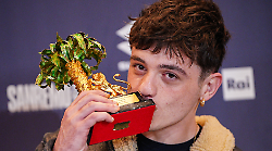 Eurovision, la partecipazione di Olly non è ancora confermata: cosa succede in caso di rinuncia e il precedente degli Stadio