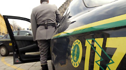 Tangenti e gare d'appalto pilotate: rete di favori tra imprenditori e pubblici ufficiali scoperta dalla guardia di finanza. Tre ai domiciliari 