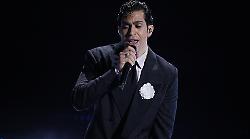 Mahmood ospite stasera in tv a C'è posta per te, sabato 22 febbraio: dal successo con Sanremo al rapporto con i genitori