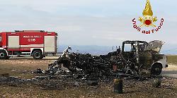 Gualdo Tadino, camper va a fuoco e viene divorato dalle fiamme: ustionati padre, madre e bimba. La piccola trasferita al Meyer