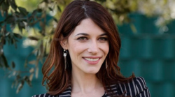 Claudia Vismara torna con la serie Rocco Schiavone su Rai 2: dall'esordio con Don Matteo alla vita privata