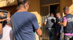 Mamma morta da sei mesi nel letto, figlia accusata di occultamento del cadavere per riscuotere la pensione