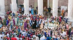 Assisi, eventi e migliaia di pellegrini. Possibile stretta sui tempi per il Calendimaggio