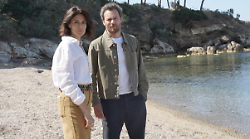 Le onde del passato stasera in tv venerdì 28 febbraio su Canale 5: le anticipazioni e la trama della puntata