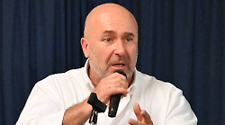 Gli occhi del governo sul sindaco di Terni, Pd chiede ispezione. Piantedosi: "Monitoriamo la situazione"