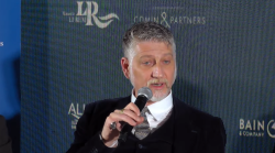 Forum in masseria, il ministro Alessandro Giuli sullo stato del cinema: "E' in salute. Il sistema merita di essere monitorato"