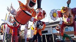 Acquasparta, successo per il Carnevale dei bambini e la sfilata dei carri. Estratti i biglietti vincenti della lotteria