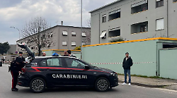 Uccise la moglie malata, la pena pu&ograve; scendere da 9 anni a 6. Strangol&ograve; la mamma (anche lei con Alzheimer): figlia in Corte d'Assise