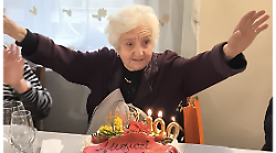 Paciano, i cento anni di nonna Stelvia. Nata piccola e prematura, ha festeggiato un secolo di vita 