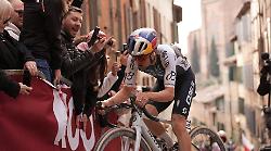 Strade Bianche, le parole dello sconfitto Thomas Pidcock: "Non ho rimpianti e ho comunque battagliato con Tadej Pogacar"