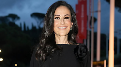 Francesca De Stefano ospite a Storie di donne al bivio, chi è: la carriera, l'amore per Santo Versace, la fondazione che porta il nome del marito