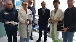 Squadra di calcio fa una donazione al reparto di Pediatria dell'ospedale di Città di Castello