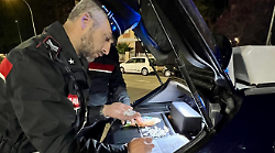 Terni, "turista" con dosi di cocaina e crack nascoste in una scatola di caramelle nell'auto a noleggio: arrestato dai Carabinieri