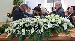 Terni, più di mille persone per l'ultimo saluto all'operaio morto ustionato a 26 anni. Il cordoglio del sindaco e della presidente della Regione